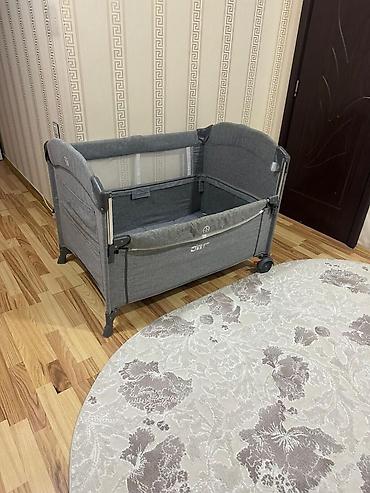 xırdalan mebel: Oğlan və qız üçün, İşlənmiş, Dördbucaq, Beşik, Dəstsiz, Matrassız, Yellənmə mexanizmsiz — 1