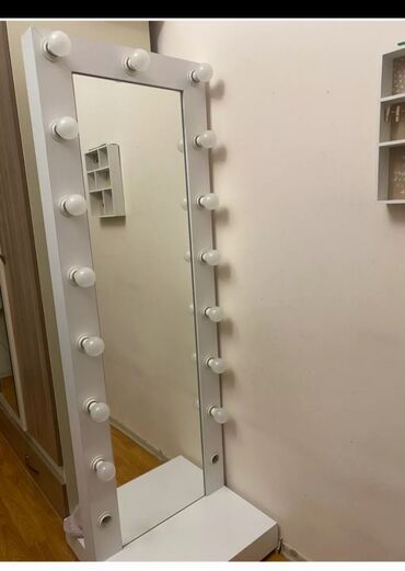 Mətbəx mebeli: Ağ rəngdə olan mətbəx mebeli dəsti. Qaz plitəsi və aspirator üçün — 27