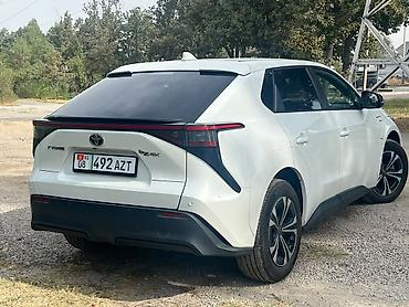 Унаа сатуу: Toyota bZ4X: 2024 г., 0.1 - engine capacity л, Вариатор, Электромобиль, Кроссовер — 2
