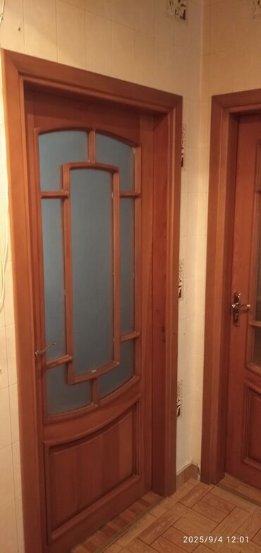 Döşəmə: Taxta interyer qapıları – 4 ədəd komplekt - Material: kütləvi ağac