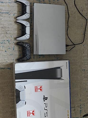 PS5 (Sony PlayStation 5): Playstation 5 fat 3 ревизия полный комплект коробка есть 3 джойстика — 1