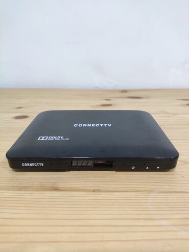 TV tünerlər və resiverlər: 1 qara Connect tv modem 20 azn-Ekran şüşəsi yoxdur. 3 ağ Connect tv