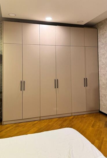 qapı içi: İşlənmiş, Açılan, 6 qapı Düz dolab, Dolab-asılqan
