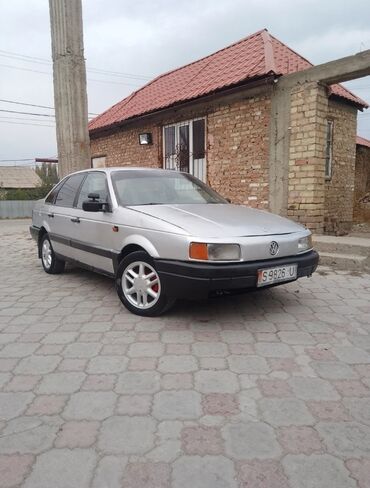 Volkswagen: Volkswagen Passat: 1991 г., 1.8 л, Механика, Бензин, Седан