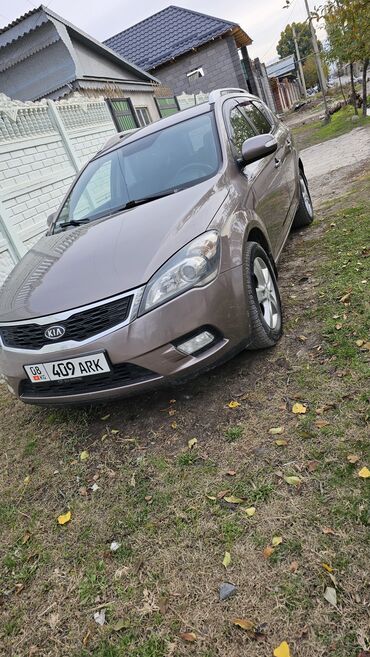 авто ниссан: Kia : 2012 г., 1.6 л, Автомат, Бензин, Универсал