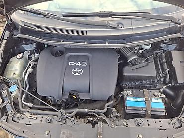 09 maşın: Toyota Auris: 1.4 l | 2007 il Hetçbek — 5