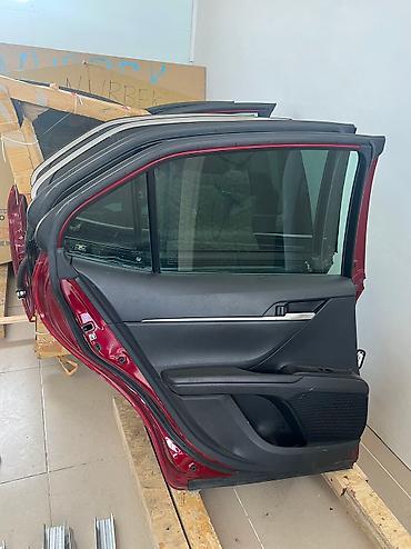 красный салон: Комплект Toyota, Б/у, Оригинал — 2