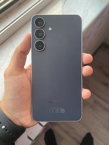 galaxy s21 fe 5g: Samsung Galaxy S25 FE, 128 GB, rəng - Boz, Düyməli, Barmaq izi, Simsiz şarj — 1