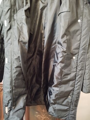 Kurtkalar: Qadın üçün uzun, qara rəngli quilt (kvadrat tikişli) yüngül qış/palto — 4