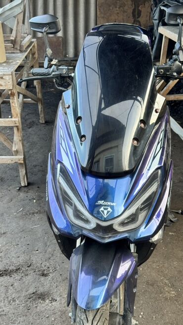 Скутеры: Тип скутера 180 куб. см, Бензин, Б/у — 3