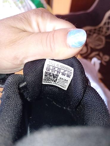 nike lilly: Dečije patike Adidas, crne boje sa belim detaljima (tri pruge sa — 5
