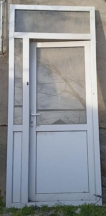 PVC giriş qapısı və üst/yan işıqlı çərçivə dəsti - Material: ağ PVC