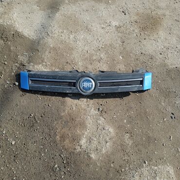 Решетки радиатора: Решетка радиатора Mazda Б/у — 6