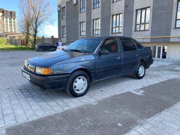 Транспорт: Volkswagen Passat: 1989 г., 1.8 л, Механика, Бензин, Седан