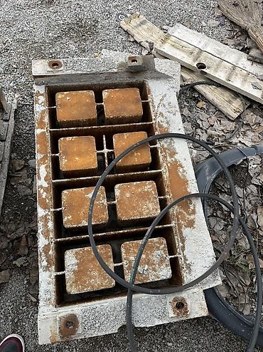 Производство пескоблоков: Продаётся установка для производства пескоблоков (пекаблок) вместе с — 14