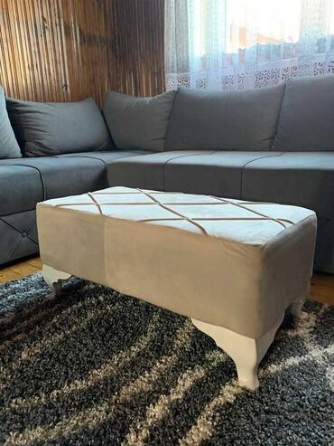 Stolice: Cena taburea bez otvaranja je 6800din Cena taburea sa otvaranjem — 14