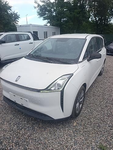 потолочные ручки: LDV : 2024 г., Автомат, Электромобиль, Минивэн — 9