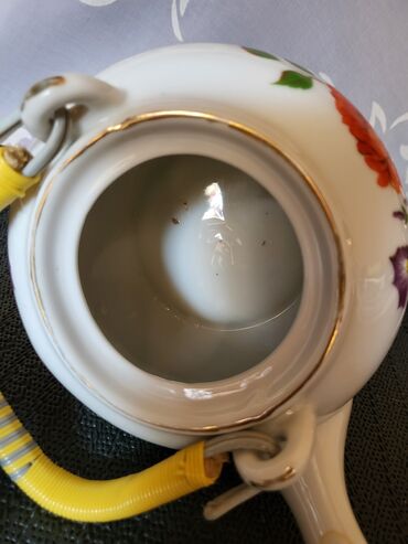 Čajnici: Bokal,cajnik rucno oslikan 70te. Bokal je perfektan,samo dno unutar — 6