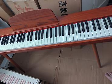 piano şekilleri: Elektro Pianino Qəhvəyi rəngli 88 klaviş tam oktava Pianino səslidir 4 — 4