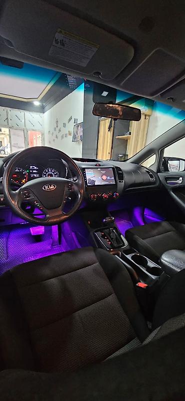 jet 49: Kia Forte: 2 l | 2017 il Sedan — 6
