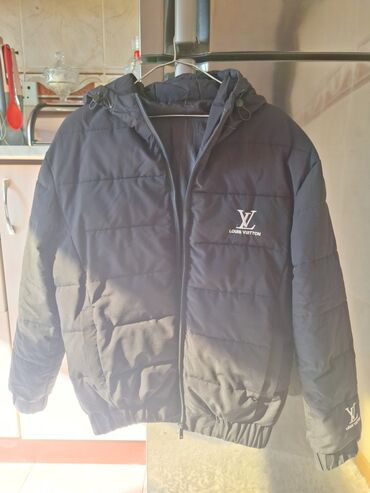 kisi geyimleri kurtkalar: Куртка Louis Vuitton, 2XL (EU 44), цвет - Черный
