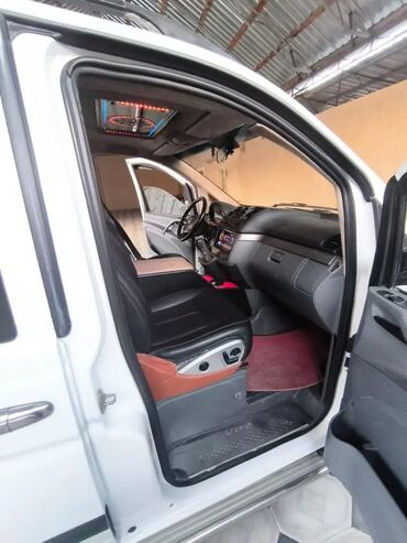 Mercedes-Benz: Mercedes-Benz Vito: 2.2 l | 2009 il Van/Minivan — 3