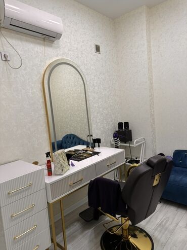 Salon, tibbi mebel dəsti: Gözəllik salonu üçün tam təchizatlı, zövqlə dizayn edilmiş interyer və — 13