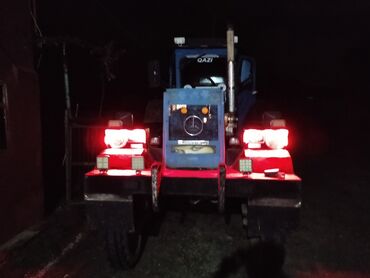 Traktorlar: Mavi rəngli ağır sinif təkərli traktor və qoşqu komplekti — 15