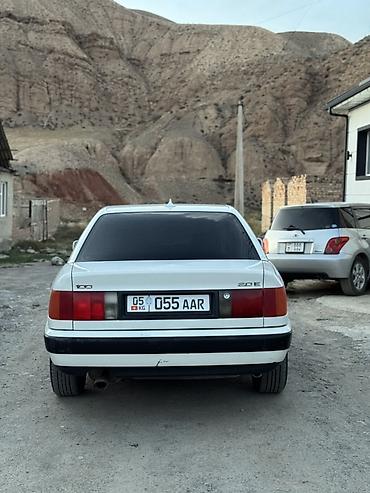 Audi 100: 1993 г., 2 л, Механика, Бензин, Седан