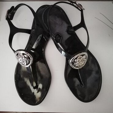 Ženska obuća: Guess sandale /japanke br. 39. (u. g.25cm. slikano). Kao