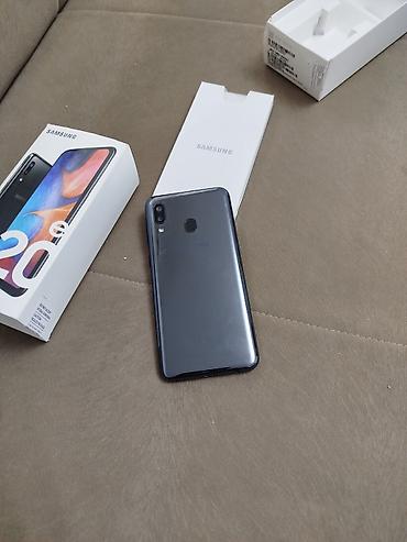delimano slavina i protočni bojler 2 u 1: Samsung Galaxy A20e (32 GB, 3 GB RAM) – DUOS Ključne karakteristike — 2
