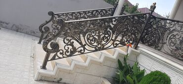 Pilləkən məhəccərləri: Müxtəlif dizaynda alüminium məhəccərlər təklif olunur. Ağ rəngli — 11