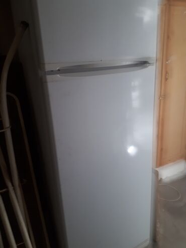 столешница в ванную комнату: Холодильник Altus, Двухкамерный, цвет - Белый