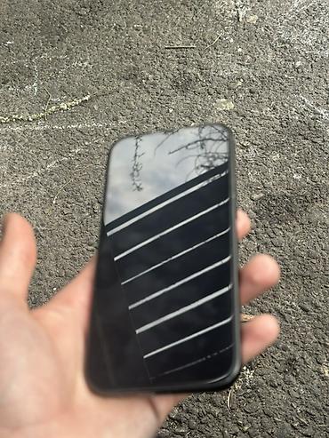 Apple iPhone: IPhone 15, Qara — 10