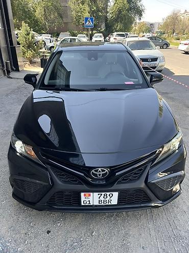 Toyota Camry: 2021 г., 2.5 л, Автомат, Бензин, Седан