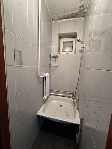 жумуш кафе: Ижарага Толугу менен кеңсе: 42 м², Ремонту менен, Өзүнчө кире бериши менен — 1