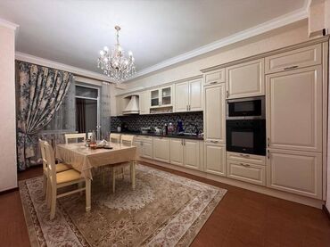 помещения для офиса: 4 комнаты, 180 м², Элитка, 6 этаж, Евроремонт
