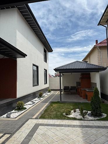 Продажа коттеджей и домов: 5 комнат, 210 м², 5 соток, Бишкек, Риэлтор — 13