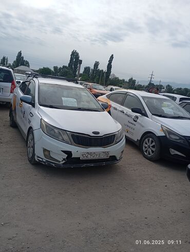 киа 2015: Kia Rio: 2015 г., 1.4 л, Механика, Бензин, Седан
