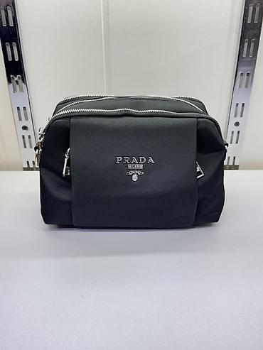 Барсетки: Сумка Prada Milano, черная, компактная формата кросс-боди/мессенджер — 1