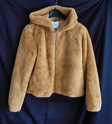 Курточка меховая. Стмльная.Лёгкая и тёплая. размер 44