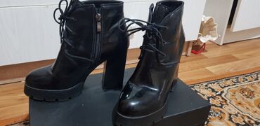 Туфли: Продаю классные осень зима сапоги пару раз только одевала. женские — 2