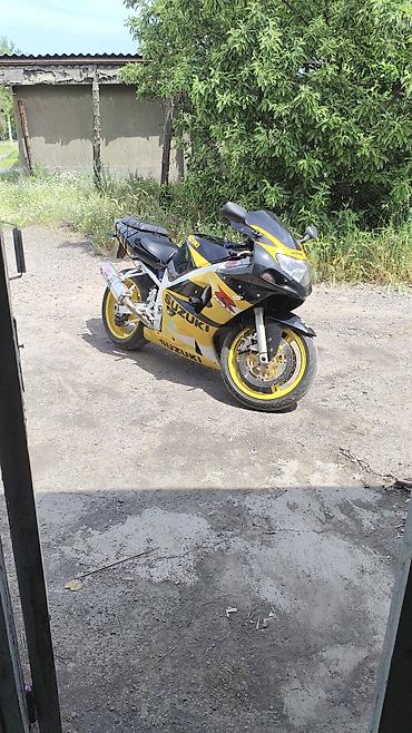 Мототехника: Suzuki GSX-R спортбайк в фирменной желто‑черной расцветке — 3