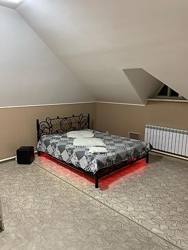 Посуточная аренда квартир: 1 комната, Душевая кабина, Постельное белье, Кондиционер — 14