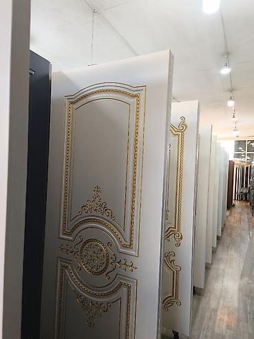 Klassik dizaynlı interyer qapıları - Material: MDF əsaslı, örtüklü