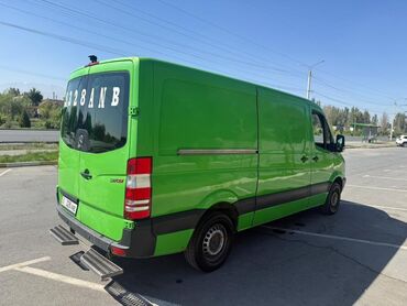 Легкий грузовой транспорт: Легкий грузовик, Mercedes-Benz — 2