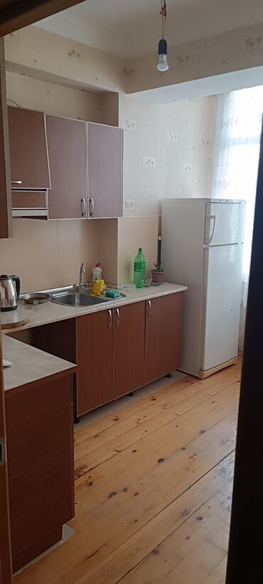 mətbəxt masası: Mətbəx mebeli əla vəziyyətdə,ölçüləri uzunluqu 2 metr, eni 1.30 metr lalafo.az -da mətbəxt masası: Mətbəx mebeli əla vəziyyətdə,ölçüləri uzunluqu 2 metr, eni 1.30 metr