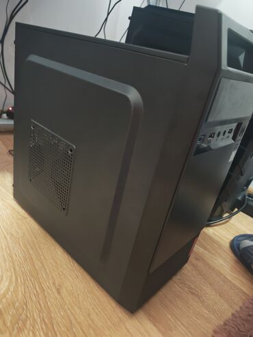 Desktop računari i radne stanice: Odlican gejmer racunar kvalitetan i pouzdan sastavljen od odlicnih i — 2
