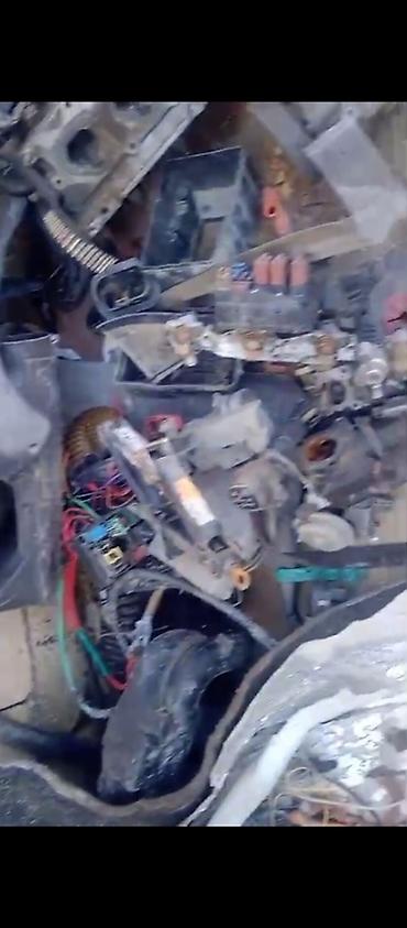 Baqajniklər: Ford mondeo üçün müxtəlif ehtiyat hissələri və metal-plastik detallar — 5
