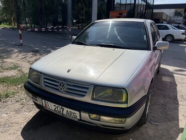 машинист башенного крана: Volkswagen Vento: 1992 г., 1.8 л, Автомат, Бензин, Седан